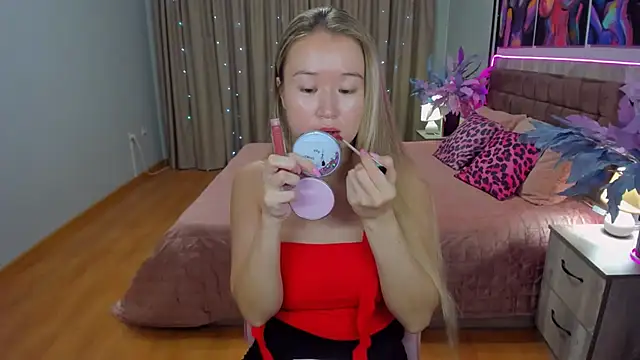 PollyOcean online show from November 9, 2025, 10:57 am