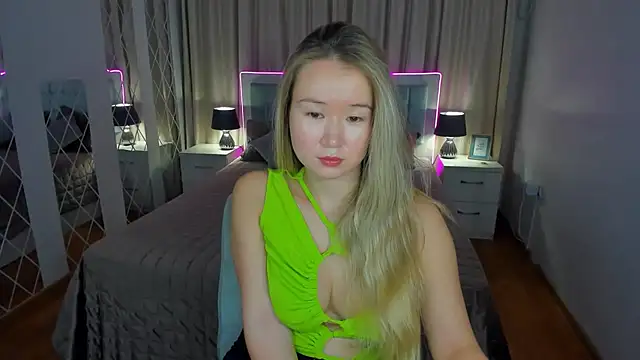 PollyOcean online show from November 13, 2025, 10:58 am