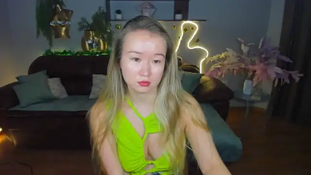 PollyOcean online show from December 18, 2025, 9:59 am