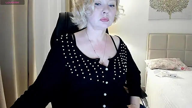 Snapshot of Colette__1977 chatting on April 23, 2026, 9:06 pm Colette 1977 online show from April 23, 2026, 9:06 pm