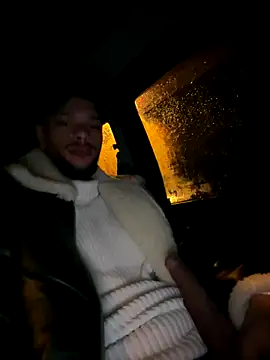 Lionayowe online show from October 30, 2025, 12:01 am