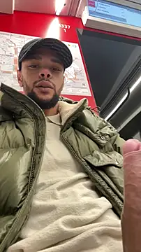 Lionayowe online show from November 22, 2025, 6:51 pm