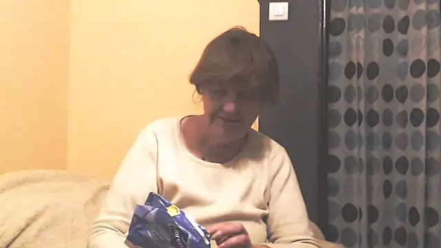 MioritaHard online show from December 18, 2025, 10:05 pm