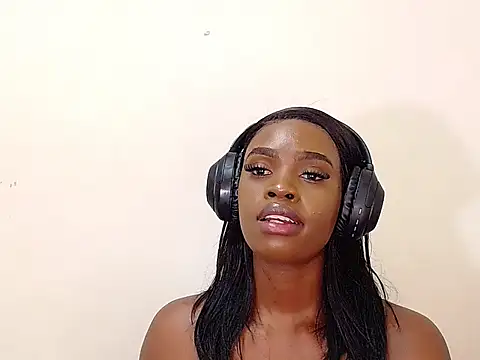 Snapshot of LuciousLips96 chatting on March 19, 2025, 10:22 am LuciousLips96 online show from March 19, 2025, 10:22 am