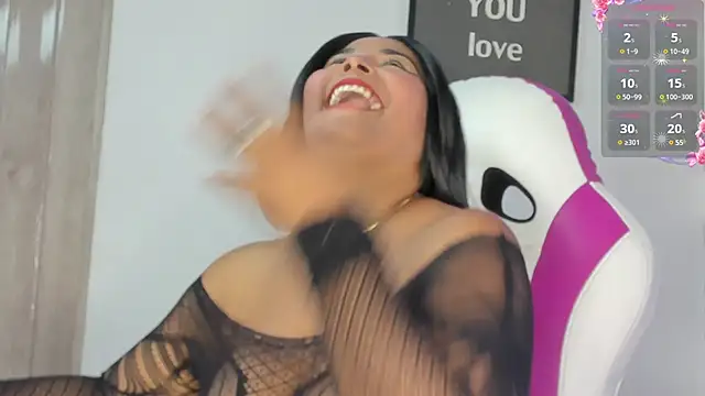 Snapshot of paola_ih chatting on January 28, 2025, 2:42 pm paola ih online show from January 28, 2025, 2:42 pm