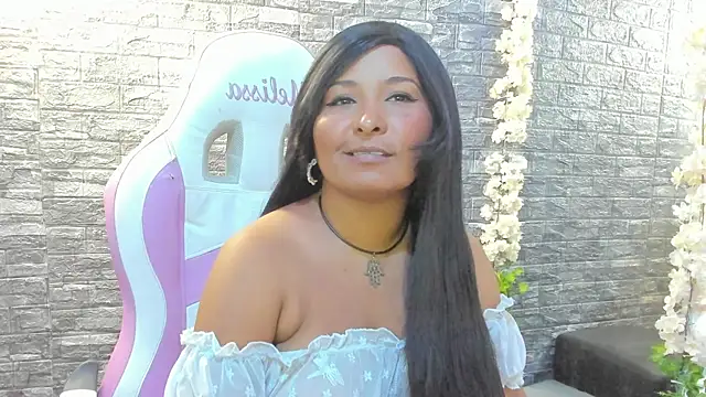 paola ih online show from May 11, 2026, 4:04 pm