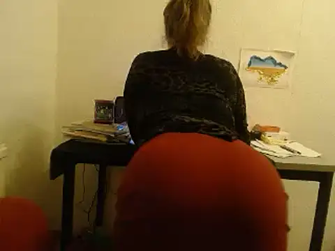 Snapshot of Milana235 chatting on December 17, 2024, 3:28 pm Milana235 online show from December 17, 2024, 3:28 pm