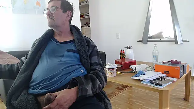 Snapshot of silvio-aus-luzern-CH chatting on March 17, 2026, 8:28 am silvio-aus-luzern-CH online show from March 17, 2026, 8:28 am