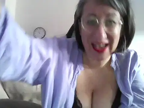 Snapshot of milkarock chatting on February 26, 2025, 10:04 am milkarock online show from February 26, 2025, 10:04 am