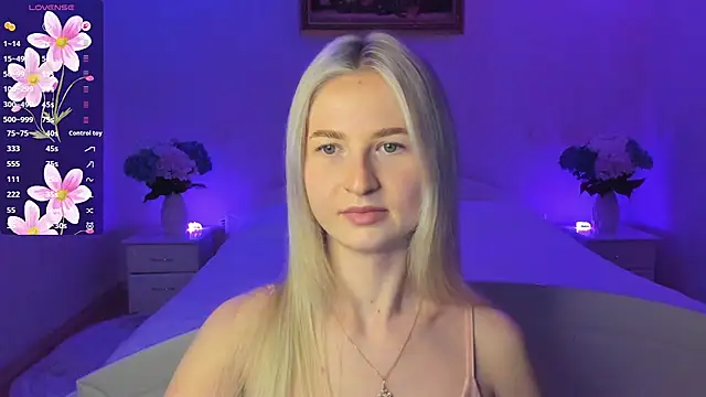 AnnaCarrera online show from December 22, 2025, 8:17 pm