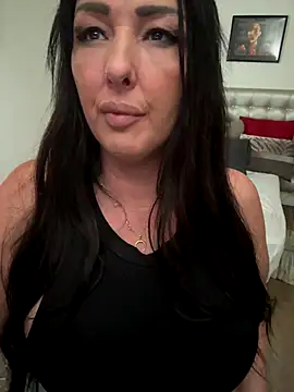 TiffanyRoxx online show from November 15, 2025, 1:18 pm