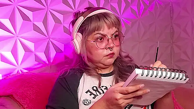 Satyn doll online show from November 30, 2025, 9:41 pm