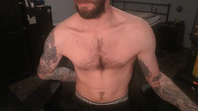 Snapshot of SexxxyLouis chatting on January 6, 2026, 9:35 am SexxxyLouis online show from January 6, 2026, 9:35 am