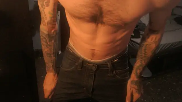 Snapshot of SexxxyLouis chatting on April 2, 2026, 7:22 pm SexxxyLouis online show from April 2, 2026, 7:22 pm
