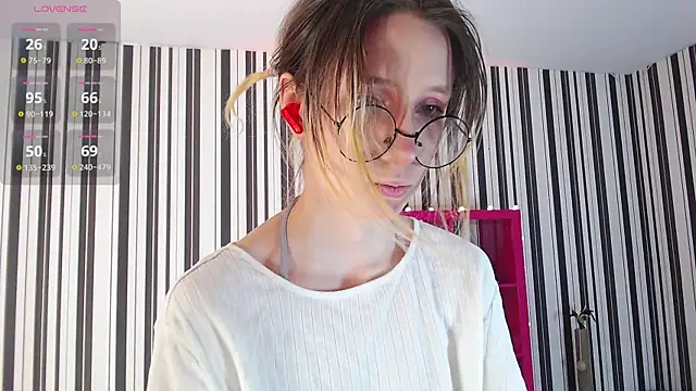 Snapshot of _Hanna_Moon_ chatting on February 9, 2025, 7:38 am Hanna Moon online show from February 9, 2025, 7:38 am