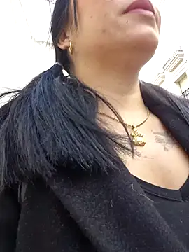 Snapshot of little_susie chatting on December 18, 2025, 9:59 am little susie online show from December 18, 2025, 9:59 am