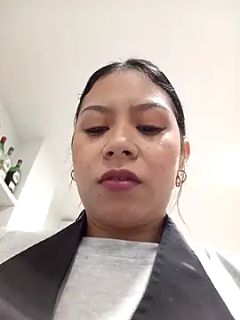 Snapshot of little_susie chatting on December 19, 2025, 11:50 am little susie online show from December 19, 2025, 11:50 am