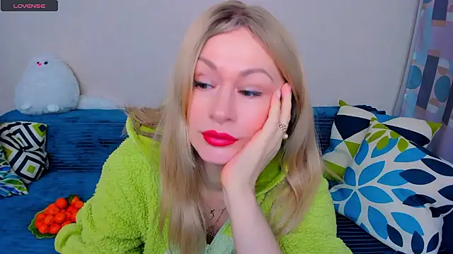 Snapshot of EllenMoore chatting on March 12, 2026, 3:01 am EllenMoore online show from March 12, 2026, 3:01 am