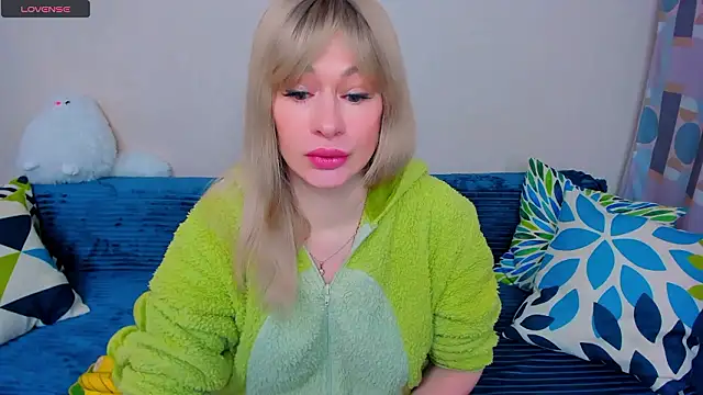 Snapshot of EllenMoore chatting on March 28, 2026, 3:06 am EllenMoore online show from March 28, 2026, 3:06 am