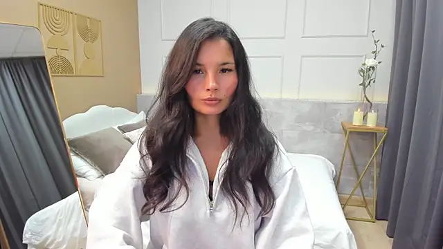 ErikaSoft online show from November 18, 2025, 5:23 am