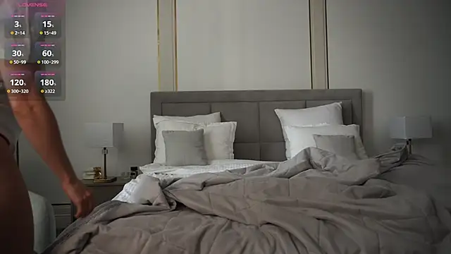 eseniyavl online show from February 19, 2025, 8:55 am