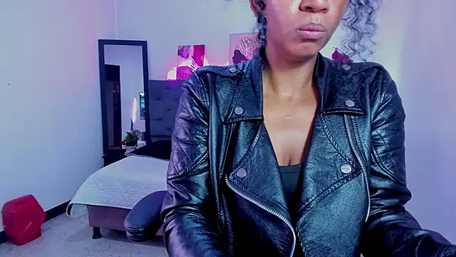 Ellie Alves online show from December 16, 2025, 3:06 pm