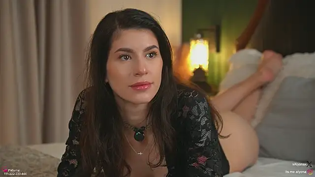 Snapshot of AlyonaX chatting on January 5, 2026, 8:23 pm AlyonaX online show from January 5, 2026, 8:23 pm