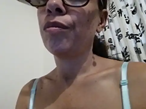 Snapshot of mari657 chatting on January 10, 2025, 9:31 pm mari657 online show from January 10, 2025, 9:31 pm