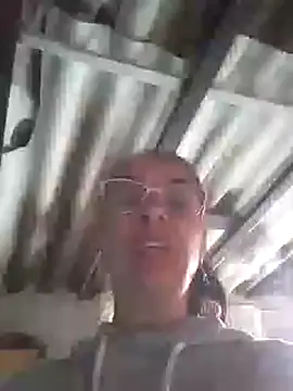 Snapshot of mari657 chatting on March 14, 2025, 9:32 pm mari657 online show from March 14, 2025, 9:32 pm