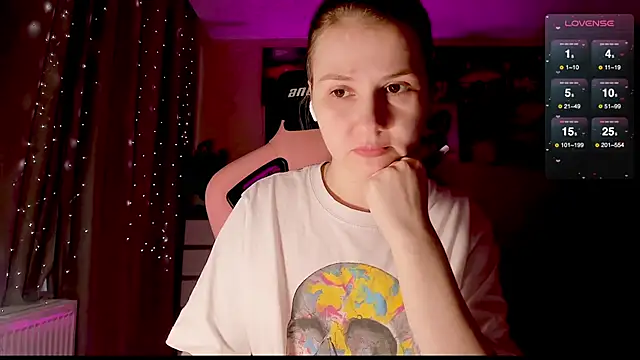 GoodWitch  online show from February 27, 2025, 7:55 am