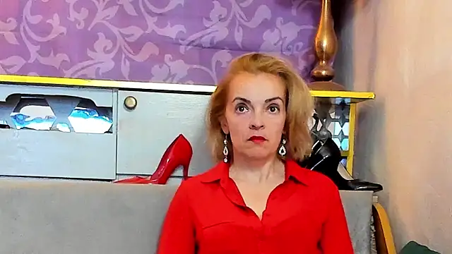 KateConner online show from May 18, 2026, 9:09 pm