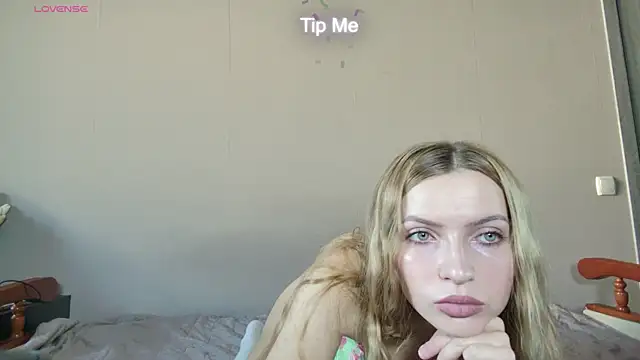 JuiliOnesunray online show from November 1, 2025, 6:37 am