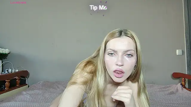 JuiliOnesunray online show from January 12, 2026, 6:51 am