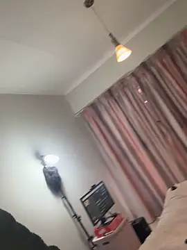 Bootyliciouse21X online show from May 20, 2026, 6:52 am
