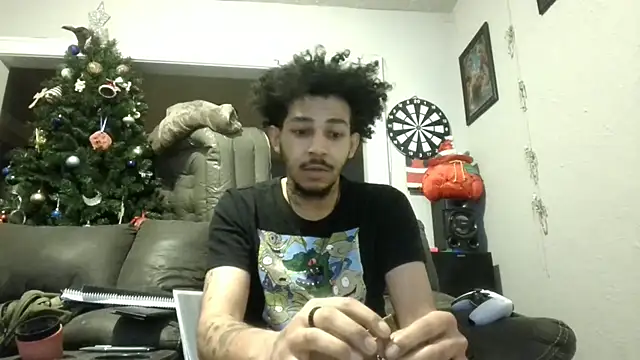 Snapshot of bigdickjojo69 chatting on February 10, 2026, 1:43 am bigdickjojo69 online show from February 10, 2026, 1:43 am