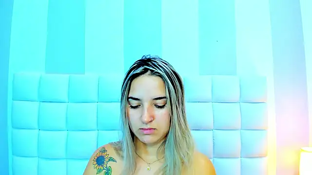 teresasroom  online show from March 18, 2025, 7:53 pm