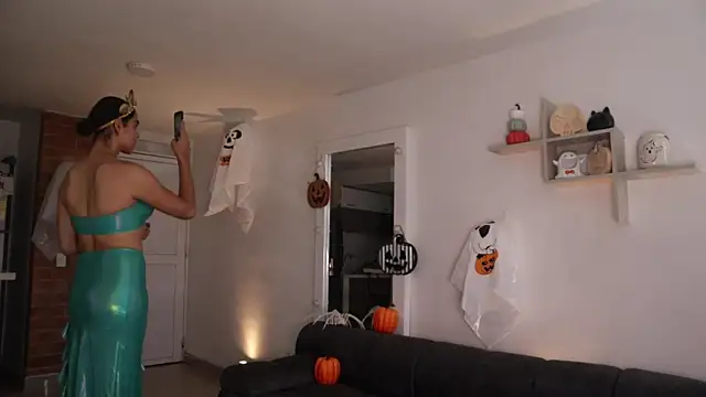  Vahos  online show from October 30, 2025, 5:13 pm