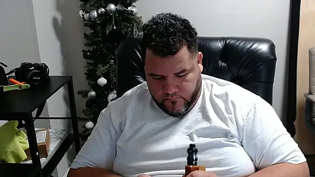 Snapshot of Gabihotxxx1 chatting on December 28, 2024, 8:15 pm Gabihotxxx1 online show from December 28, 2024, 8:15 pm