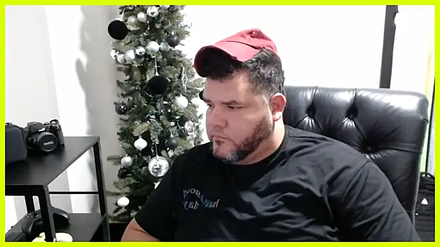 Snapshot of Gabihotxxx1 chatting on January 6, 2025, 9:43 pm Gabihotxxx1 online show from January 6, 2025, 9:43 pm