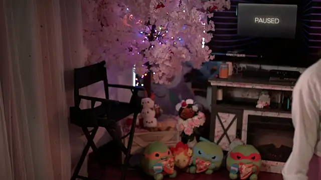 Nikki Torres online show from February 4, 2026, 3:23 am