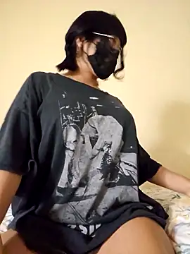 Snapshot of Latin_summer chatting on November 1, 2025, 11:40 pm Latin summer online show from November 1, 2025, 11:40 pm