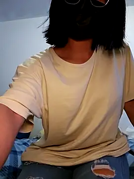 Snapshot of Latin_summer chatting on November 10, 2025, 4:33 am Latin summer online show from November 10, 2025, 4:33 am