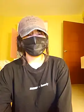 Snapshot of Latin_summer chatting on November 25, 2025, 3:50 am Latin summer online show from November 25, 2025, 3:50 am