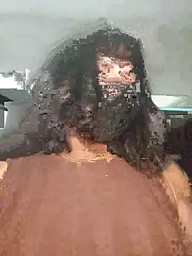 Snapshot of Latin_summer chatting on December 4, 2025, 7:33 pm Latin summer online show from December 4, 2025, 7:33 pm