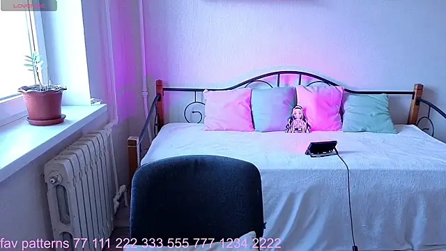 Hot Rhaenyra online show from October 12, 2025, 12:15 pm