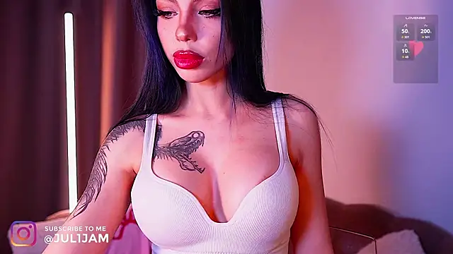 Snapshot of juli_jam chatting on March 25, 2026, 7:31 pm juli jam online show from March 25, 2026, 7:31 pm