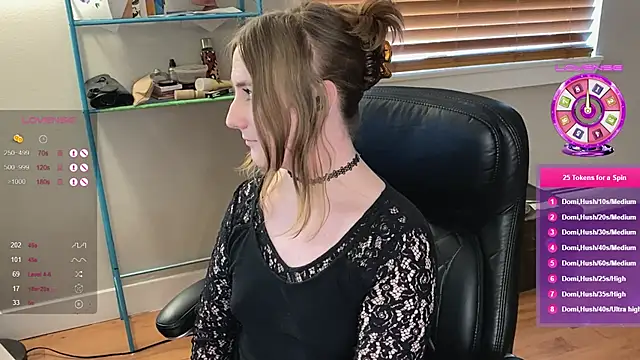 luluvaladon online show from February 25, 2025, 10:07 pm