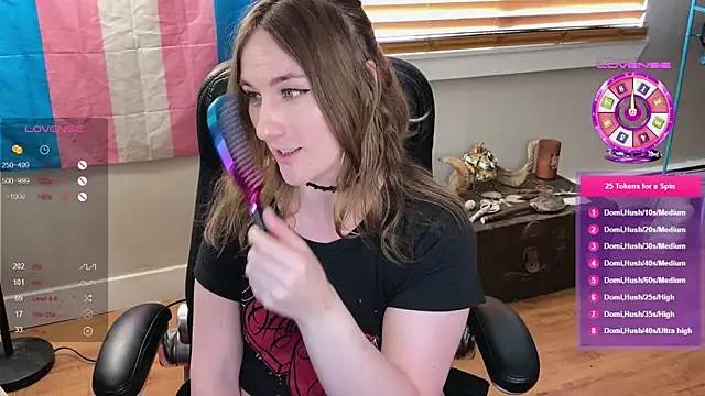 luluvaladon online show from March 15, 2025, 11:39 pm