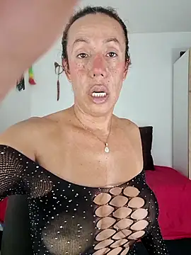 Snapshot of YOURSDEBORA chatting on December 18, 2025, 7:31 pm YOURSDEBORA online show from December 18, 2025, 7:31 pm