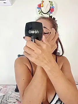 Snapshot of YOURSDEBORA chatting on February 18, 2026, 6:48 pm YOURSDEBORA online show from February 18, 2026, 6:48 pm